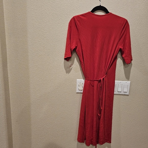 Wrap red dress small to medium nwt Christmas - Picture 2 of 5